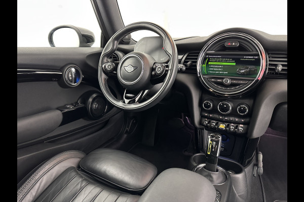 MINI Mini Electric Yours 33 kWh [ 3-Fase ] {SOH-100%} (INCL.BTW) Aut.* HEATPUMP | PANO | LEATHER | DIGI-COCKPIT | HEAD-UP | FULL-LED | NAVI-FULLMAP | HEATED-SPORTSEATS | DAB | CRUISE | HARMAN/KARDON | CAMERA | KEYLESS | AMBIENTLIGHT | 17"ALU*