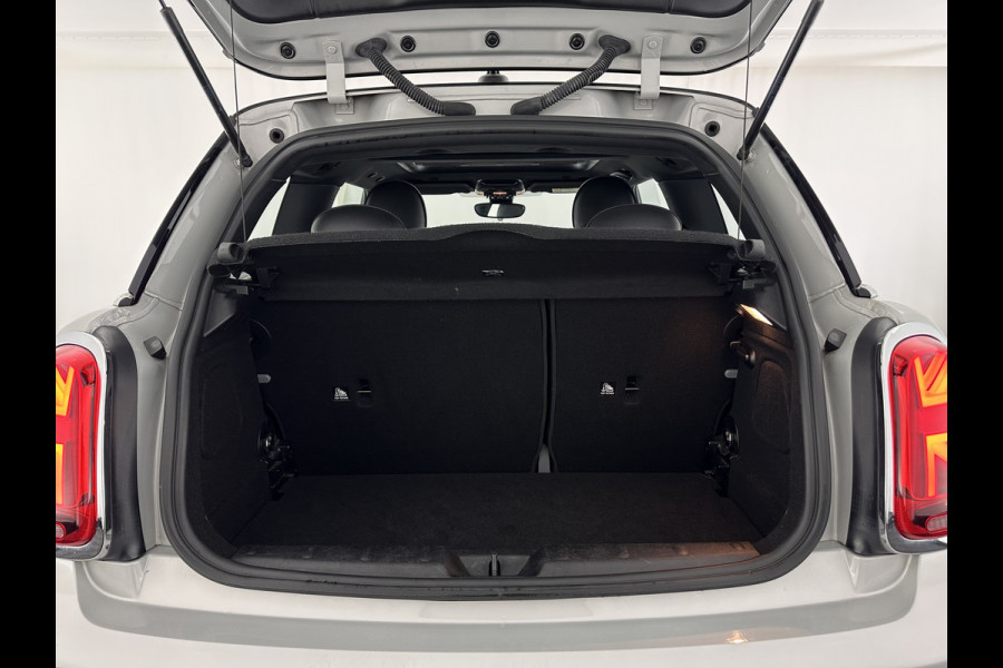 MINI Mini Electric Yours 33 kWh [ 3-Fase ] {SOH-100%} (INCL.BTW) Aut.* HEATPUMP | PANO | LEATHER | DIGI-COCKPIT | HEAD-UP | FULL-LED | NAVI-FULLMAP | HEATED-SPORTSEATS | DAB | CRUISE | HARMAN/KARDON | CAMERA | KEYLESS | AMBIENTLIGHT | 17"ALU*