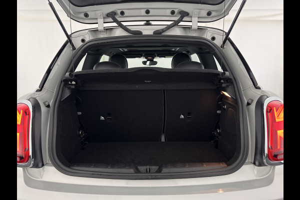 MINI Mini Electric Yours 33 kWh [ 3-Fase ] {SOH-100%} (INCL.BTW) Aut.* HEATPUMP | PANO | LEATHER | DIGI-COCKPIT | HEAD-UP | FULL-LED | NAVI-FULLMAP | HEATED-SPORTSEATS | DAB | CRUISE | HARMAN/KARDON | CAMERA | KEYLESS | AMBIENTLIGHT | 17"ALU*