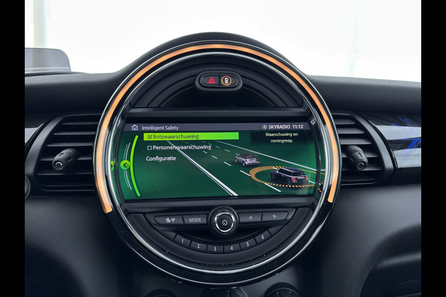 MINI Mini Electric Yours 33 kWh [ 3-Fase ] {SOH-100%} (INCL.BTW) Aut.* HEATPUMP | PANO | LEATHER | DIGI-COCKPIT | HEAD-UP | FULL-LED | NAVI-FULLMAP | HEATED-SPORTSEATS | DAB | CRUISE | HARMAN/KARDON | CAMERA | KEYLESS | AMBIENTLIGHT | 17"ALU*