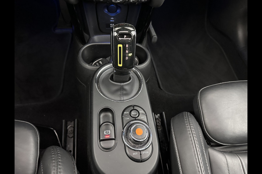 MINI Mini Electric Yours 33 kWh [ 3-Fase ] {SOH-100%} (INCL.BTW) Aut.* HEATPUMP | PANO | LEATHER | DIGI-COCKPIT | HEAD-UP | FULL-LED | NAVI-FULLMAP | HEATED-SPORTSEATS | DAB | CRUISE | HARMAN/KARDON | CAMERA | KEYLESS | AMBIENTLIGHT | 17"ALU*