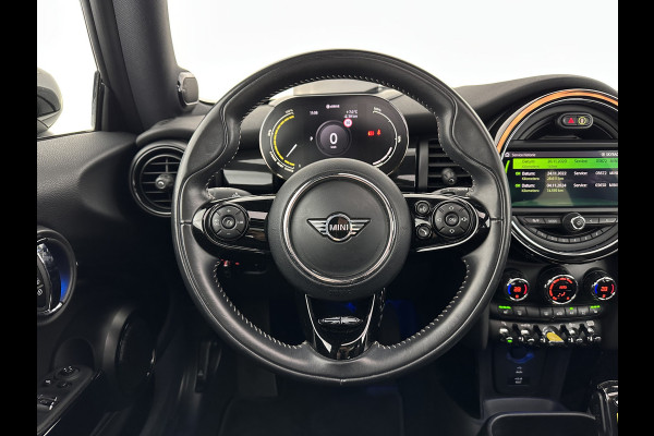 MINI Mini Electric Yours 33 kWh [ 3-Fase ] {SOH-100%} (INCL.BTW) Aut.* HEATPUMP | PANO | LEATHER | DIGI-COCKPIT | HEAD-UP | FULL-LED | NAVI-FULLMAP | HEATED-SPORTSEATS | DAB | CRUISE | HARMAN/KARDON | CAMERA | KEYLESS | AMBIENTLIGHT | 17"ALU*