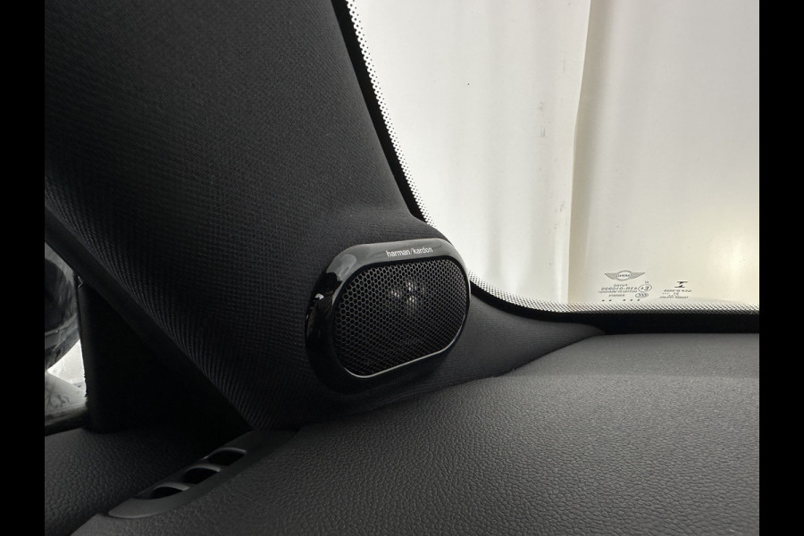 MINI Mini Electric Yours 33 kWh [ 3-Fase ] {SOH-100%} (INCL.BTW) Aut.* HEATPUMP | PANO | LEATHER | DIGI-COCKPIT | HEAD-UP | FULL-LED | NAVI-FULLMAP | HEATED-SPORTSEATS | DAB | CRUISE | HARMAN/KARDON | CAMERA | KEYLESS | AMBIENTLIGHT | 17"ALU*