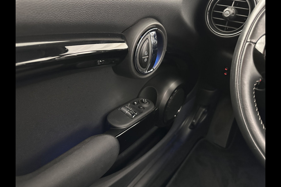 MINI Mini Electric Yours 33 kWh [ 3-Fase ] {SOH-100%} (INCL.BTW) Aut.* HEATPUMP | PANO | LEATHER | DIGI-COCKPIT | HEAD-UP | FULL-LED | NAVI-FULLMAP | HEATED-SPORTSEATS | DAB | CRUISE | HARMAN/KARDON | CAMERA | KEYLESS | AMBIENTLIGHT | 17"ALU*