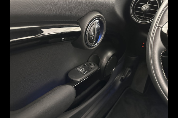 MINI Mini Electric Yours 33 kWh [ 3-Fase ] {SOH-100%} (INCL.BTW) Aut.* HEATPUMP | PANO | LEATHER | DIGI-COCKPIT | HEAD-UP | FULL-LED | NAVI-FULLMAP | HEATED-SPORTSEATS | DAB | CRUISE | HARMAN/KARDON | CAMERA | KEYLESS | AMBIENTLIGHT | 17"ALU*