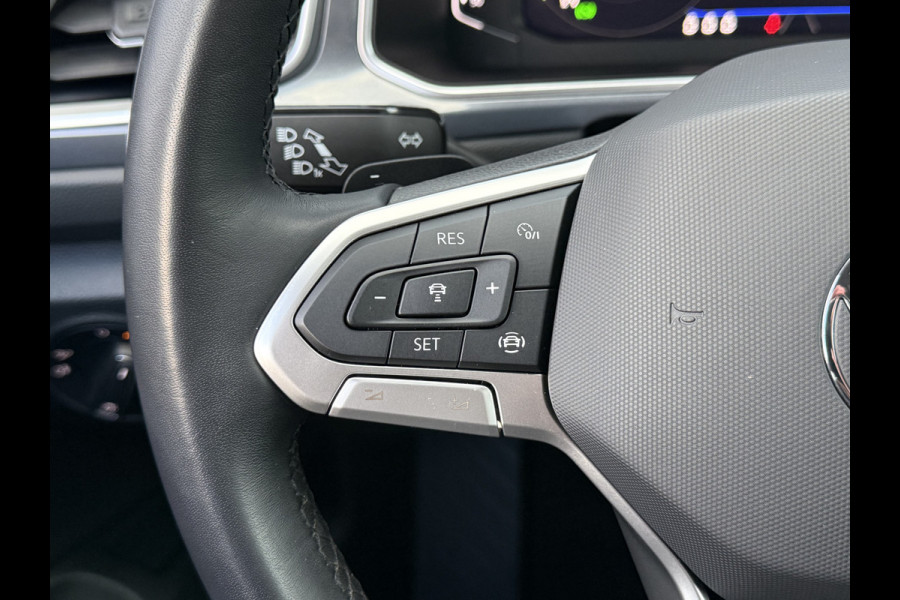 Volkswagen T-Roc 1.5 TSI Move | ACC | Camera | IQ Light | DAB+ | 18 inch