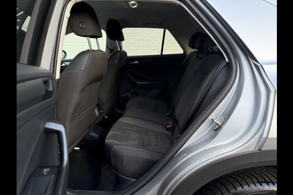 Volkswagen T-Roc 1.5 TSI Move | ACC | Camera | IQ Light | DAB+ | 18 inch