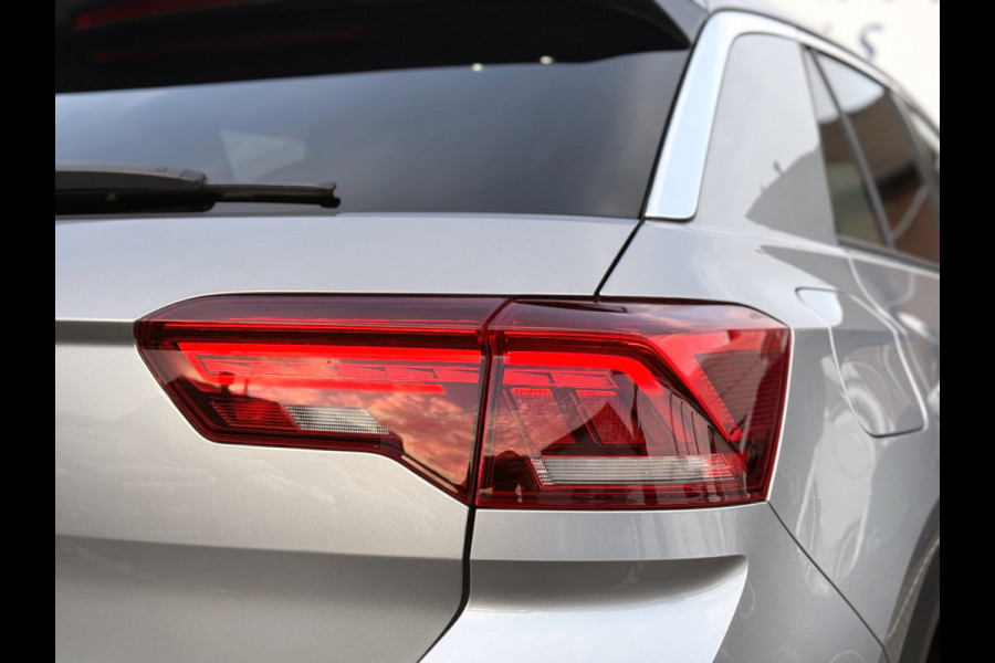 Volkswagen T-Roc 1.5 TSI Move | ACC | Camera | IQ Light | DAB+ | 18 inch