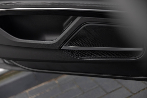 Audi S8 4.0 TFSI 571pk Quattro Pano B&O Standkachel 4-wielsturing HuD