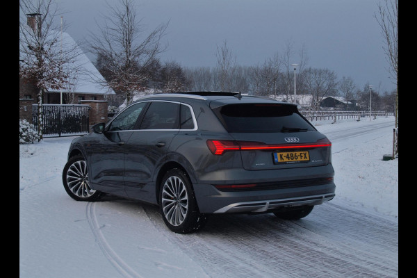Audi e-tron 55 quattro S edition 95 kWh | SOH 93% | S-Line | Panoramadak | Bang & Olufsen | Camera | Trekhaak | Apple Carplay |