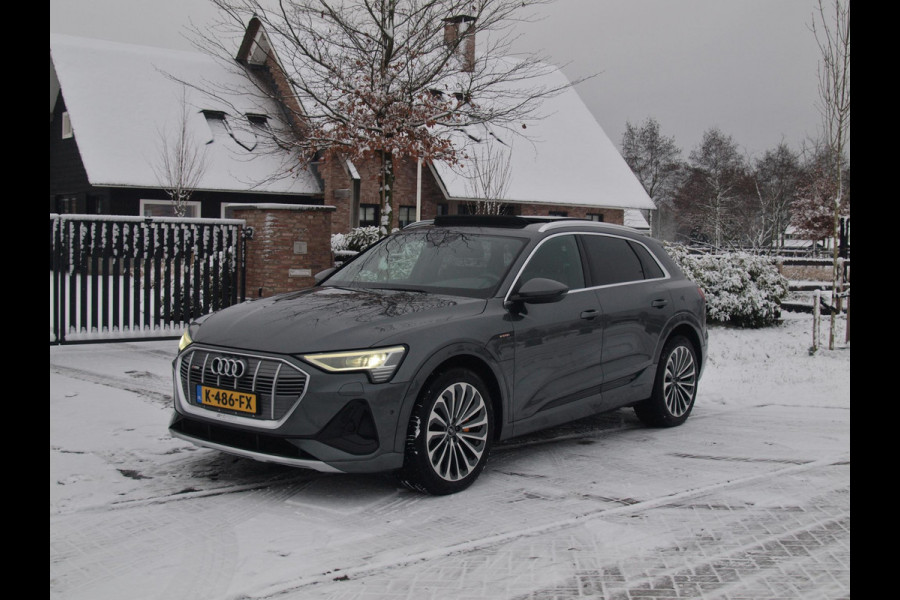 Audi e-tron 55 quattro S edition 95 kWh | SOH 93% | S-Line | Panoramadak | Bang & Olufsen | Camera | Trekhaak | Apple Carplay |