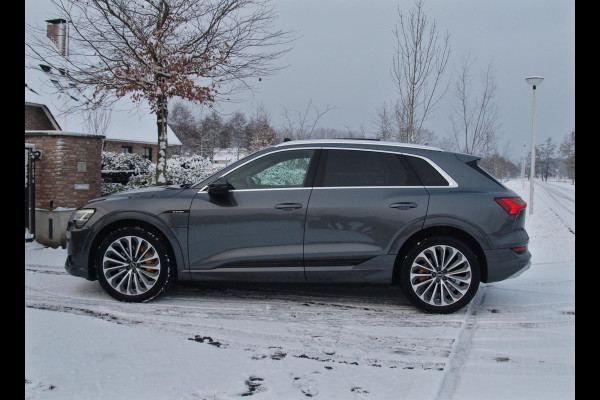 Audi e-tron 55 quattro S edition 95 kWh | SOH 93% | S-Line | Panoramadak | Bang & Olufsen | Camera | Trekhaak | Apple Carplay |