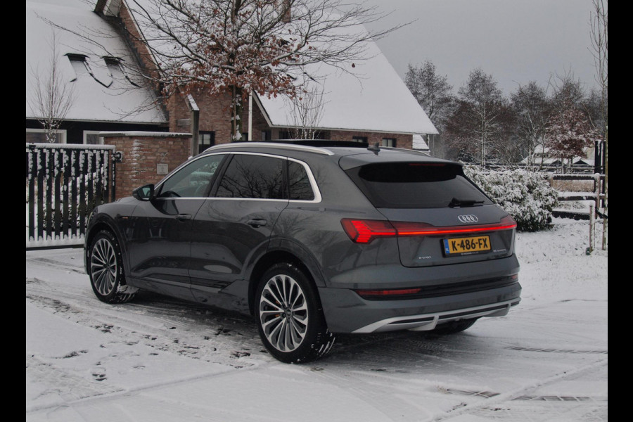 Audi e-tron 55 quattro S edition 95 kWh | SOH 93% | S-Line | Panoramadak | Bang & Olufsen | Camera | Trekhaak | Apple Carplay |
