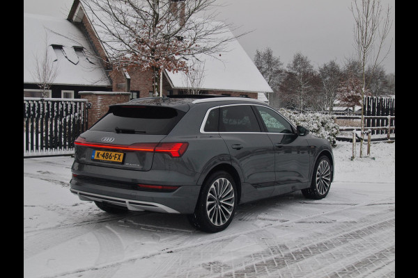 Audi e-tron 55 quattro S edition 95 kWh | SOH 93% | S-Line | Panoramadak | Bang & Olufsen | Camera | Trekhaak | Apple Carplay |