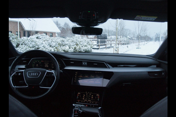 Audi e-tron 55 quattro S edition 95 kWh | SOH 93% | S-Line | Panoramadak | Bang & Olufsen | Camera | Trekhaak | Apple Carplay |