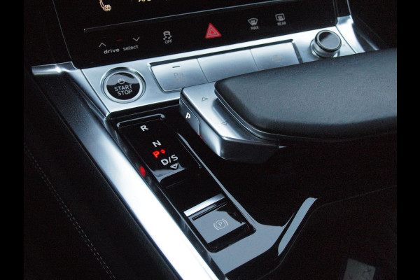 Audi e-tron 55 quattro S edition 95 kWh | SOH 93% | S-Line | Panoramadak | Bang & Olufsen | Camera | Trekhaak | Apple Carplay |