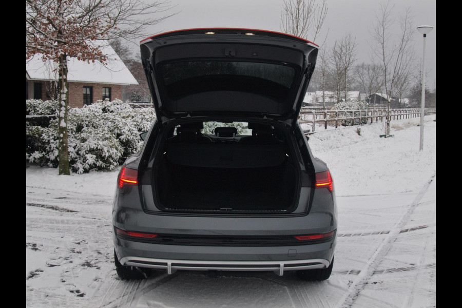 Audi e-tron 55 quattro S edition 95 kWh | SOH 93% | S-Line | Panoramadak | Bang & Olufsen | Camera | Trekhaak | Apple Carplay |