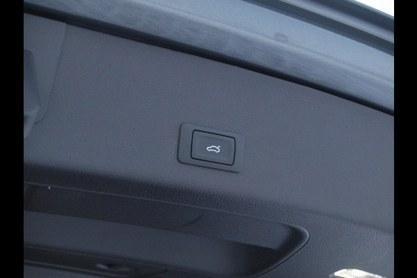 Audi e-tron 55 quattro S edition 95 kWh | SOH 93% | S-Line | Panoramadak | Bang & Olufsen | Camera | Trekhaak | Apple Carplay |