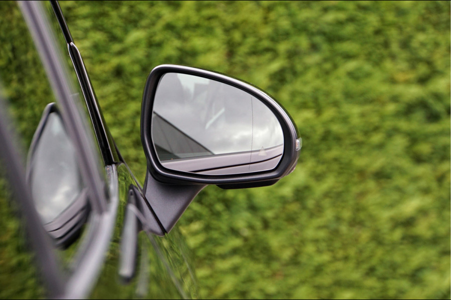 Mercedes-Benz GLC GLC 300 e 4MATIC AMG Line Night | Panorama Keyless Rijassistentie Leder