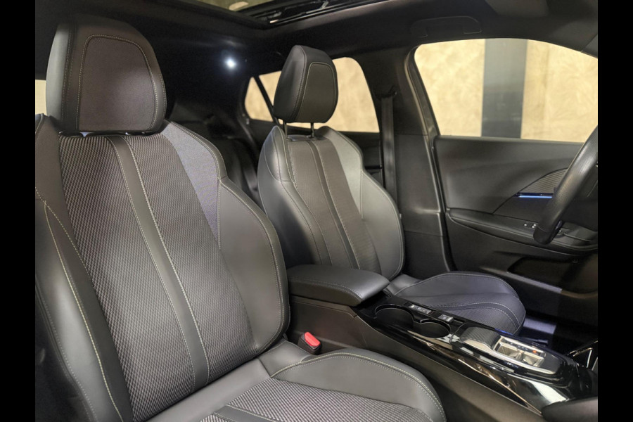 Peugeot 2008 1.2 PureTech GT Pack |Pano | 360 camera | cruise control