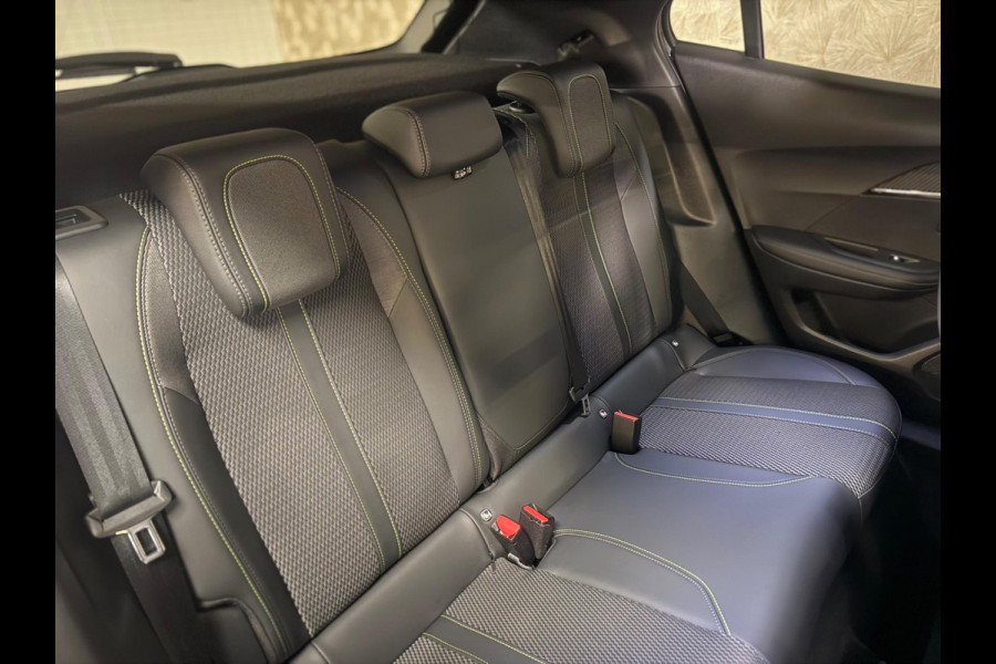 Peugeot 2008 1.2 PureTech GT Pack |Pano | 360 camera | cruise control