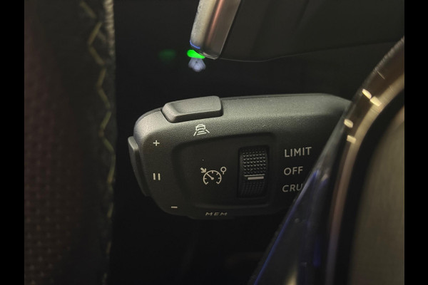 Peugeot 2008 1.2 PureTech GT Pack |Pano | 360 camera | cruise control