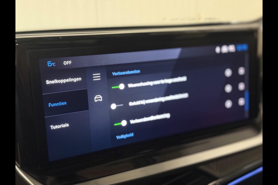 Peugeot 2008 1.2 PureTech GT Pack |Pano | 360 camera | cruise control