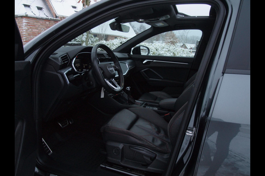 Audi Q3 Sportback 35 TFSI S Edition | 2x S-Line | Panoramadak | NL-Auto | Apple Carplay | Parkeersensoren |