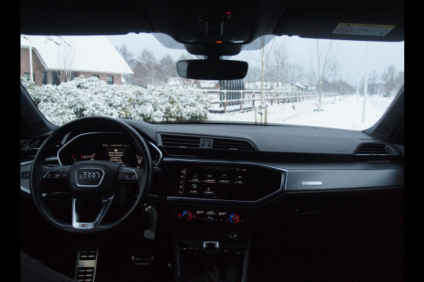 Audi Q3 Sportback 35 TFSI S Edition | 2x S-Line | Panoramadak | NL-Auto | Apple Carplay | Parkeersensoren |