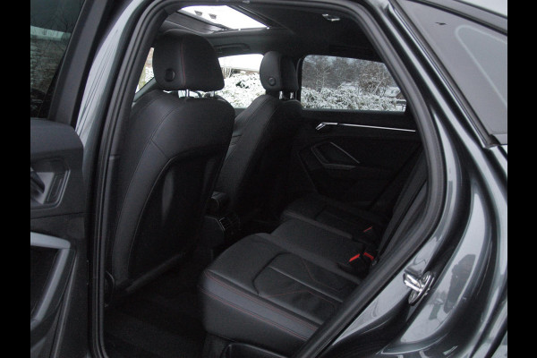 Audi Q3 Sportback 35 TFSI S Edition | 2x S-Line | Panoramadak | NL-Auto | Apple Carplay | Parkeersensoren |