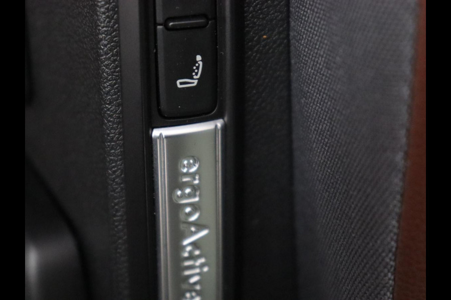 Volkswagen ID.4 Max 77 kWh | Panoramadak | Stoelverwarming | Head-Up | Warmtepomp | 360 Camera | Trekhaak | Sfeerverlichting | Half leder | Matrix LED | Carplay | Adaptive cruise | Memory | Keyless | Massage