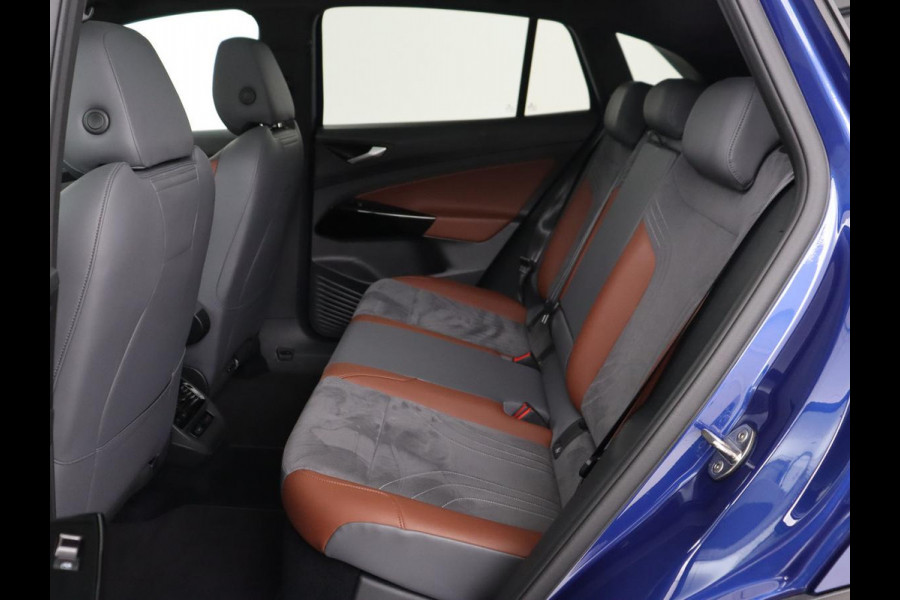 Volkswagen ID.4 Max 77 kWh | Panoramadak | Stoelverwarming | Head-Up | Warmtepomp | 360 Camera | Trekhaak | Sfeerverlichting | Half leder | Matrix LED | Carplay | Adaptive cruise | Memory | Keyless | Massage