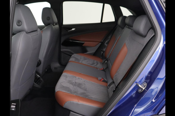 Volkswagen ID.4 Max 77 kWh | Panoramadak | Stoelverwarming | Head-Up | Warmtepomp | 360 Camera | Trekhaak | Sfeerverlichting | Half leder | Matrix LED | Carplay | Adaptive cruise | Memory | Keyless | Massage