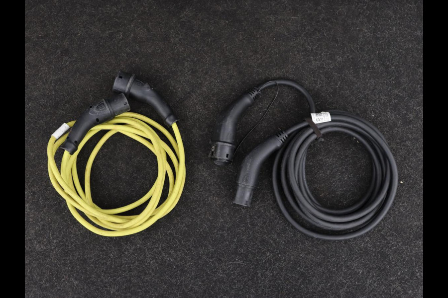 Volkswagen ID.4 Max 77 kWh | Panoramadak | Stoelverwarming | Head-Up | Warmtepomp | 360 Camera | Trekhaak | Sfeerverlichting | Half leder | Matrix LED | Carplay | Adaptive cruise | Memory | Keyless | Massage