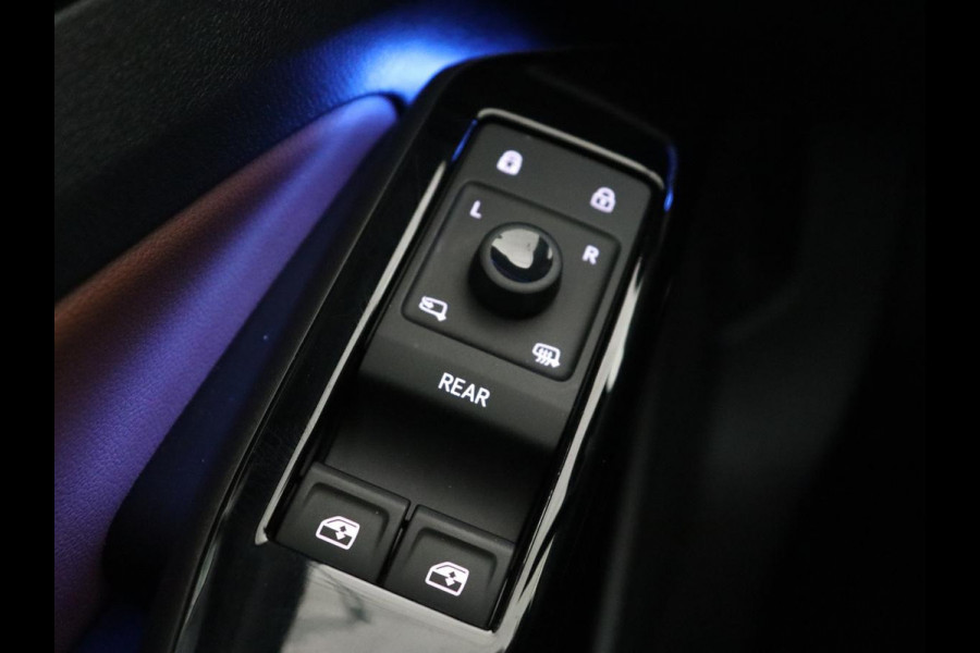 Volkswagen ID.4 Max 77 kWh | Panoramadak | Stoelverwarming | Head-Up | Warmtepomp | 360 Camera | Trekhaak | Sfeerverlichting | Half leder | Matrix LED | Carplay | Adaptive cruise | Memory | Keyless | Massage