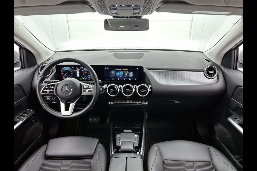 Mercedes-Benz GLA 250 e Business Solution Luxury Limited Lichtmetalen velgen | Navigatie | Parking support met camera achter | Inclusief 24 maanden MB Certified garantie voor Europa.
