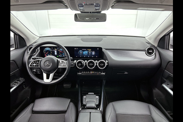 Mercedes-Benz GLA 250 e Business Solution Luxury Limited Lichtmetalen velgen | Navigatie | Parking support met camera achter | Inclusief 24 maanden MB Certified garantie voor Europa.