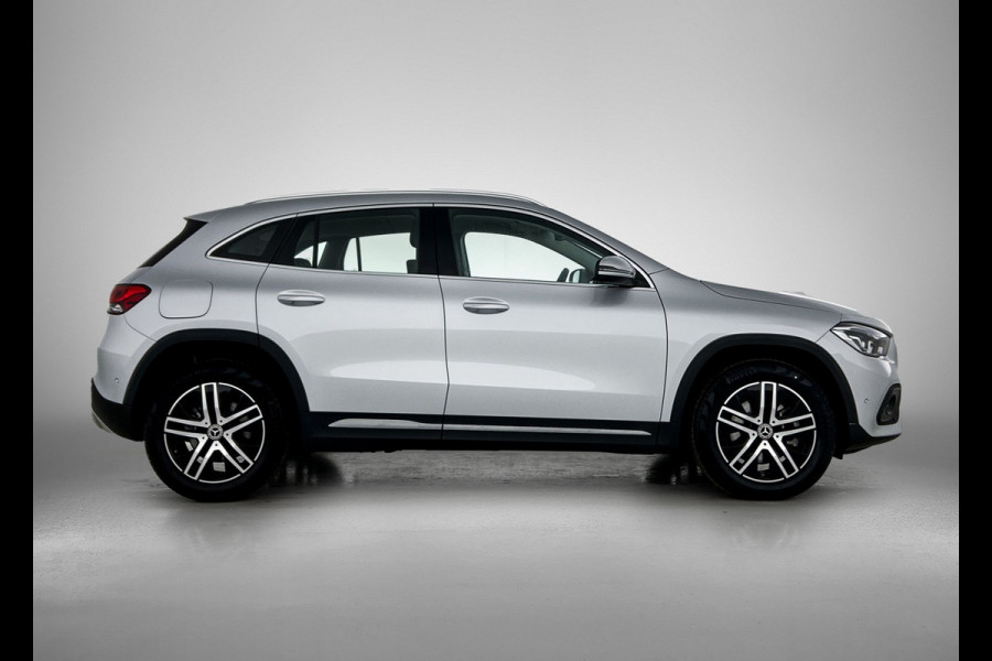 Mercedes-Benz GLA 250 e Business Solution Luxury Limited Lichtmetalen velgen | Navigatie | Parking support met camera achter | Inclusief 24 maanden MB Certified garantie voor Europa.