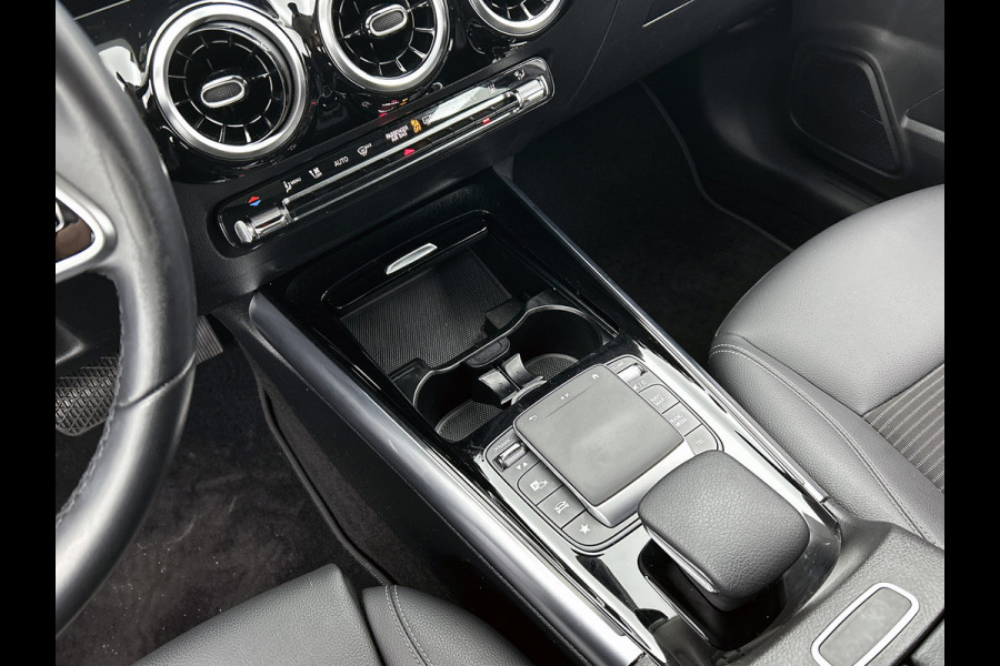 Mercedes-Benz GLA 250 e Business Solution Luxury Limited Lichtmetalen velgen | Navigatie | Parking support met camera achter | Inclusief 24 maanden MB Certified garantie voor Europa.