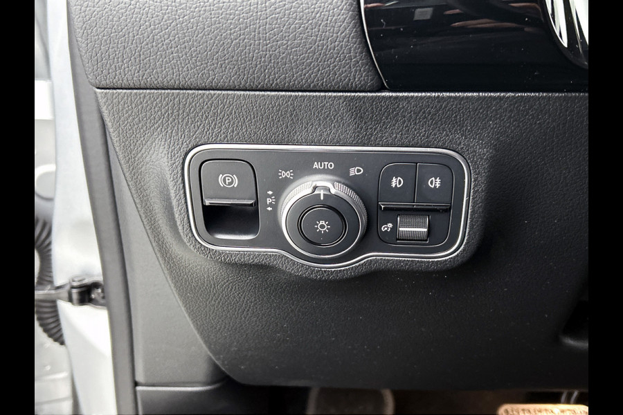 Mercedes-Benz GLA 250 e Business Solution Luxury Limited Lichtmetalen velgen | Navigatie | Parking support met camera achter | Inclusief 24 maanden MB Certified garantie voor Europa.
