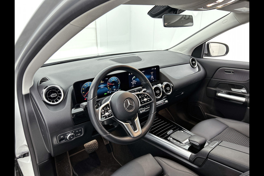 Mercedes-Benz GLA 250 e Business Solution Luxury Limited Lichtmetalen velgen | Navigatie | Parking support met camera achter | Inclusief 24 maanden MB Certified garantie voor Europa.