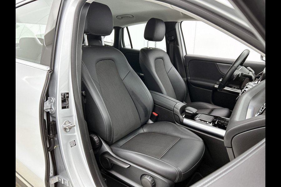 Mercedes-Benz GLA 250 e Business Solution Luxury Limited Lichtmetalen velgen | Navigatie | Parking support met camera achter | Inclusief 24 maanden MB Certified garantie voor Europa.