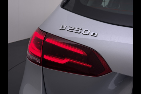 Mercedes-Benz B-Klasse 250 e AMG Line | Trekhaak Memory Sfeer