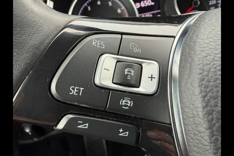 Volkswagen Touran 1.5 TSI Comfortline Business 7p NAVI - ACC - STOELVERW.