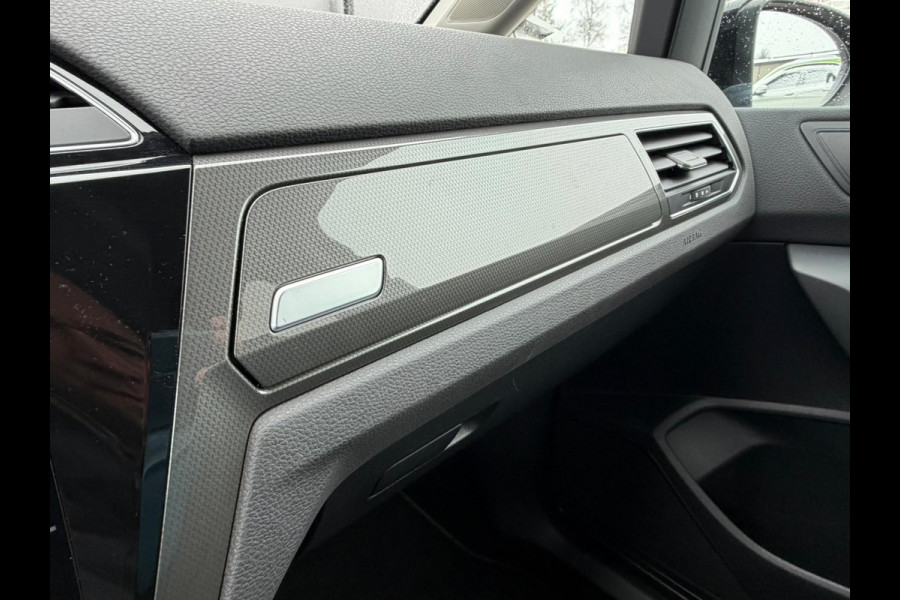 Volkswagen Touran 1.5 TSI Comfortline Business 7p NAVI - ACC - STOELVERW.