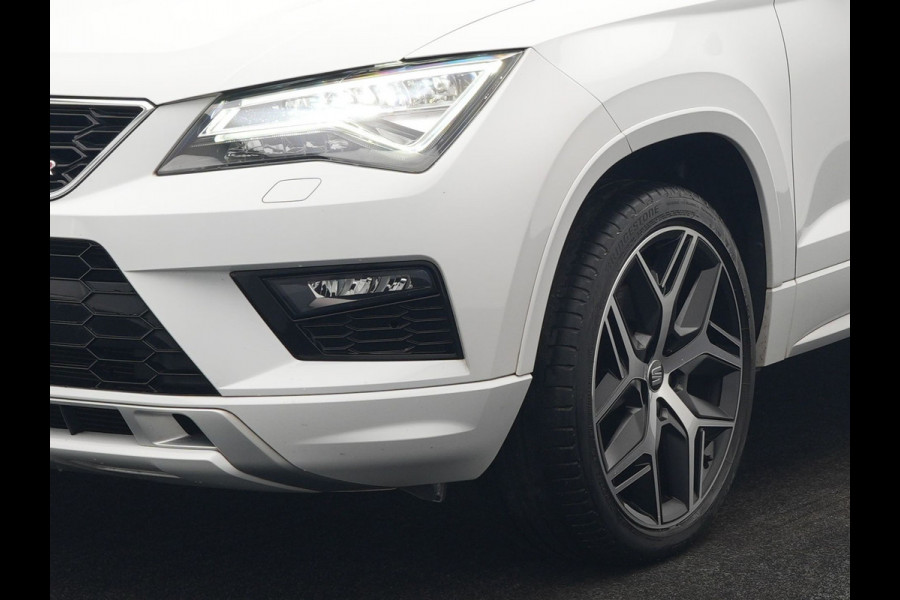 Seat Ateca 1.5 TSI FR DSG 150pk Dealer O.H. | Trekhaak Af Fabriek | Camera | Beats Audio | 19"L.M | Alcantara Sportstoelen Verwarmd | Sfeerverlichting | Apple Carplay | Keyless | Navigatie | DAB | Cruise Control |