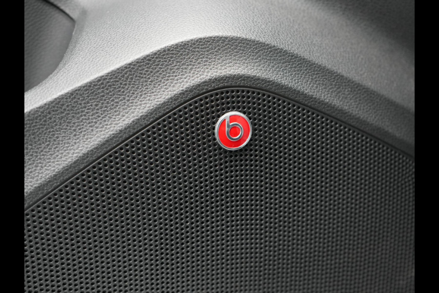 Seat Ateca 1.5 TSI FR DSG 150pk Dealer O.H. | Trekhaak Af Fabriek | Camera | Beats Audio | 19"L.M | Alcantara Sportstoelen Verwarmd | Sfeerverlichting | Apple Carplay | Keyless | Navigatie | DAB | Cruise Control |