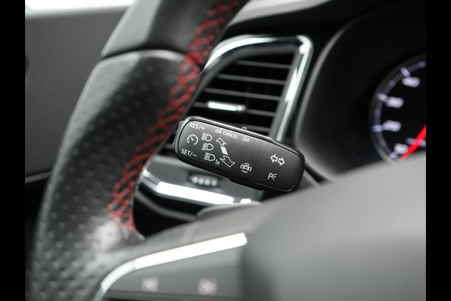 Seat Ateca 1.5 TSI FR DSG 150pk Dealer O.H. | Trekhaak Af Fabriek | Camera | Beats Audio | 19"L.M | Alcantara Sportstoelen Verwarmd | Sfeerverlichting | Apple Carplay | Keyless | Navigatie | DAB | Cruise Control |