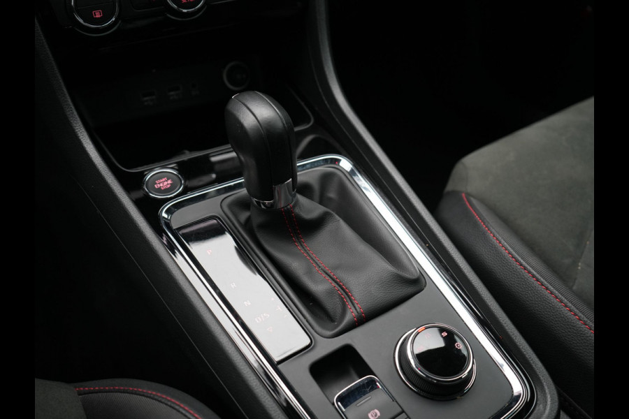 Seat Ateca 1.5 TSI FR DSG 150pk Dealer O.H. | Trekhaak Af Fabriek | Camera | Beats Audio | 19"L.M | Alcantara Sportstoelen Verwarmd | Sfeerverlichting | Apple Carplay | Keyless | Navigatie | DAB | Cruise Control |