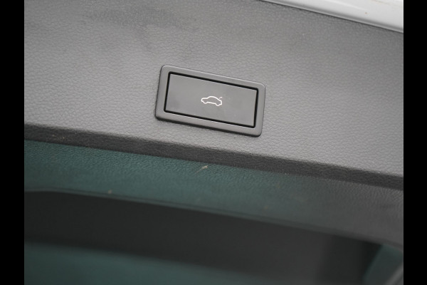 Seat Ateca 1.5 TSI FR DSG 150pk Dealer O.H. | Trekhaak Af Fabriek | Camera | Beats Audio | 19"L.M | Alcantara Sportstoelen Verwarmd | Sfeerverlichting | Apple Carplay | Keyless | Navigatie | DAB | Cruise Control |